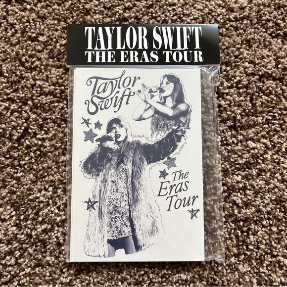 NEW Taylor Swift Set of 3 The Eras Tour Postcards - Picture 1 of 3